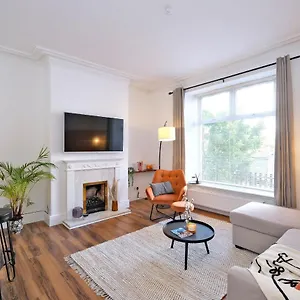 Apartment Sensational West End Living With Bicocca, Aberdeen