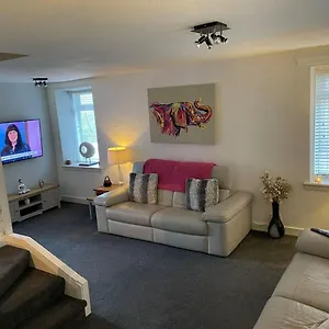 Holiday home Rural Chapel Near Airport Bar & Hot Tub, Aberdeen